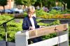 Szymon gra na keyboardzie